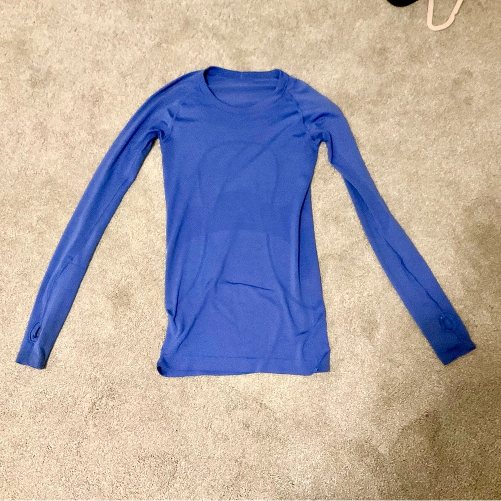 100% AUTHENTIC LONG SLEEVE LULU TOP!!